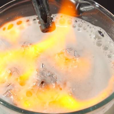 Reacción de Caustificación. Producción de Sosa Cáustica (NaOH) Reacción de Caustificación. Producción de Sosa Cáustica (NaOH)