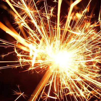 ¿Por qué saltan Chispas al golpear ciertos Materiales? Materiales Pirofóricos ¿Por qué saltan Chispas al golpear ciertos Materiales? Materiales Pirofóricos