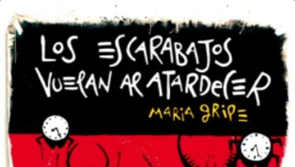 Los escarabajos vuelan al atardecer Los escarabajos vuelan al atardecer