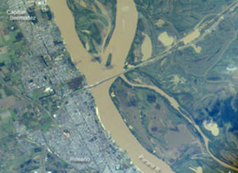 Fotografía aérea del río Paraná Fotografía aérea del río Paraná