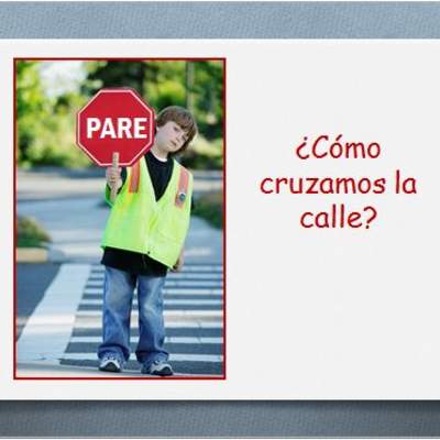 Cruzando la calle Cruzando la calle