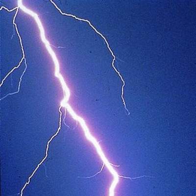 Descarga eléctrica de un rayo Descarga eléctrica de un rayo