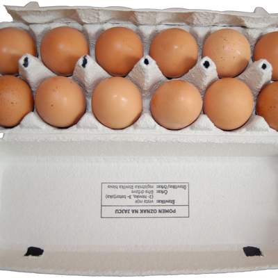 Caja de cartón con huevos Caja de cartón con huevos