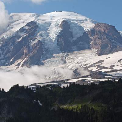 Montaña con nieve Montaña con nieve