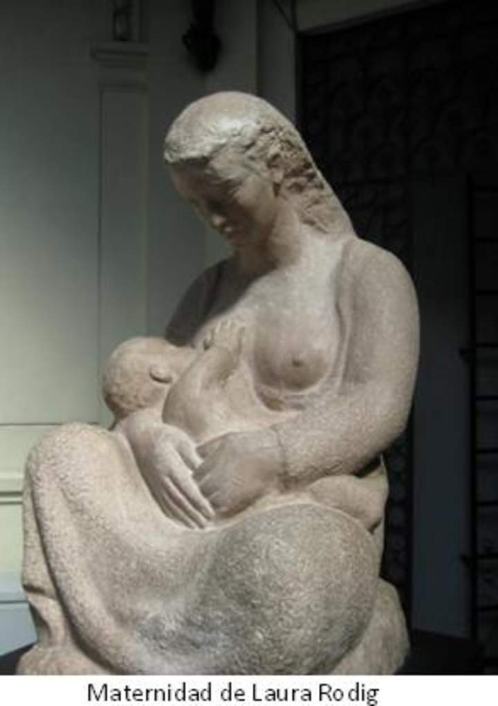 Escultura de Laura Rodig con el tema de la familia Escultura de Laura Rodig con el tema de la familia