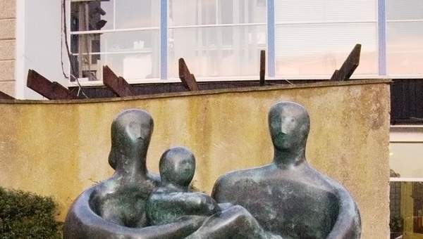 Grupo Familiar de Henry Moore Grupo Familiar de Henry Moore