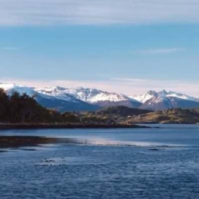 Video de Actividad sugerida: LC03.1 - kawésqar: Escuchan y cantan algunas canciones kawésqar e identifican su valor como expresión cultural del pueblo originario. Video de Actividad sugerida: LC03.1 - kawésqar: Escuchan y cantan algunas canciones kawésqar e identifican su valor como expresión cultural del pueblo originario.