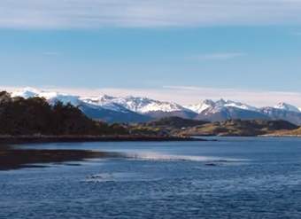 Video de Actividad sugerida: LC03.1 - kawésqar: Escuchan y cantan algunas canciones kawésqar e identifican su valor como expresión cultural del pueblo originario. Video de Actividad sugerida: LC03.1 - kawésqar: Escuchan y cantan algunas canciones kawésqar e identifican su valor como expresión cultural del pueblo originario.