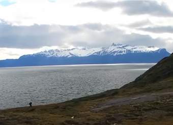 Video de Actividad sugerida: LC03.1 - kawésqar: Experimentan con sonidos e imágenes propias del pueblo kawésqar que dan cuenta de su relación con la naturaleza. Video de Actividad sugerida: LC03.1 - kawésqar: Experimentan con sonidos e imágenes propias del pueblo kawésqar que dan cuenta de su relación con la naturaleza.