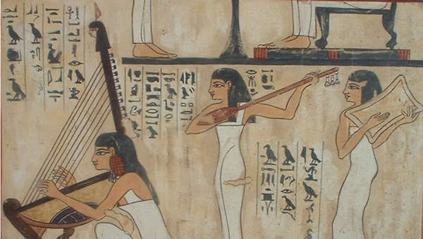 Mujeres tocando música en mural egipcio Mujeres tocando música en mural egipcio