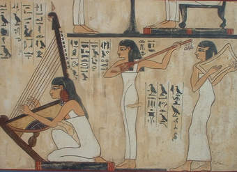 Mujeres tocando música en mural egipcio Mujeres tocando música en mural egipcio