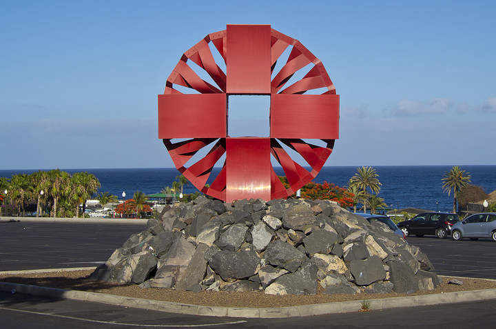 Sol Rojo de Edgar Negret Sol Rojo de Edgar Negret