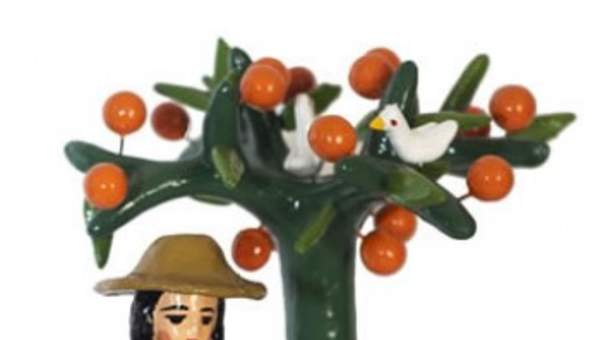 Campesina con árbol, cerámica de Talagante Campesina con árbol, cerámica de Talagante