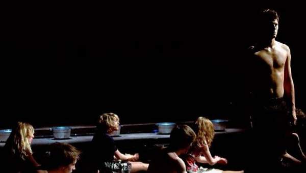 Escena de una obra de teatro Escena de una obra de teatro