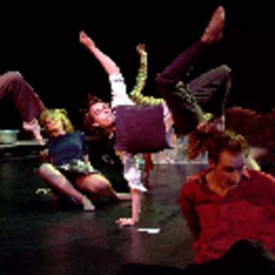 Escena de una obra de teatro II Escena de una obra de teatro II