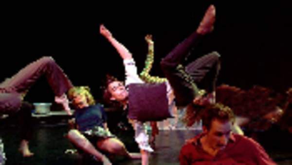 Escena de una obra de teatro II Escena de una obra de teatro II