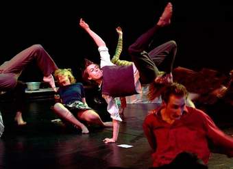 Escena de una obra de teatro II Escena de una obra de teatro II