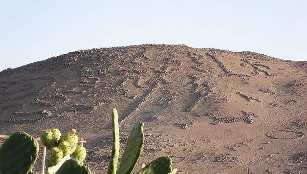 Geoglifo Cerro Sagrado, Valle Azapa, Arica Geoglifo Cerro Sagrado, Valle Azapa, Arica