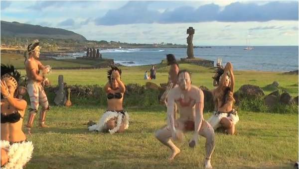 Recorriendo la Isla de Pascua Recorriendo la Isla de Pascua