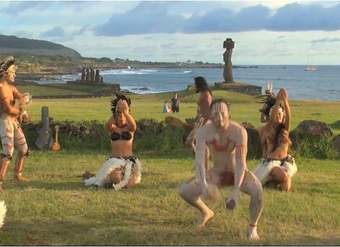 Recorriendo la Isla de Pascua Recorriendo la Isla de Pascua