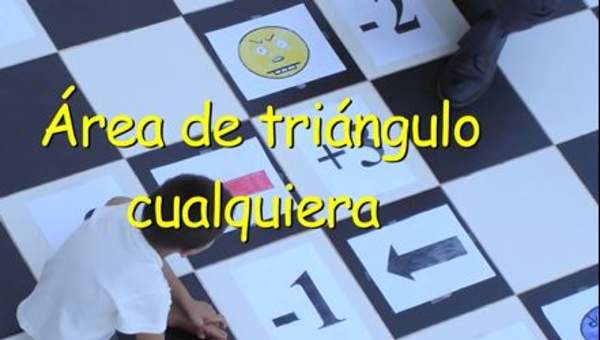 Área de un triángulo cualquiera Área de un triángulo cualquiera