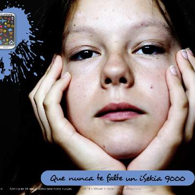 Afiche publicitario de un celular Afiche publicitario de un celular