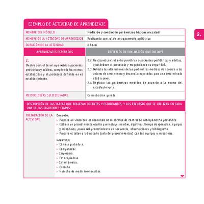 Realizando control de antropometría pediátrico Realizando control de antropometría pediátrico