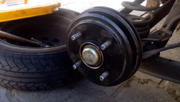 Limpieza de frenos de tambor y engrasado de rodamientos