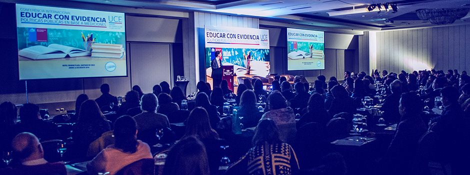 Imagen: Alta concurrencia en la Conferencia Internacional de Educación
