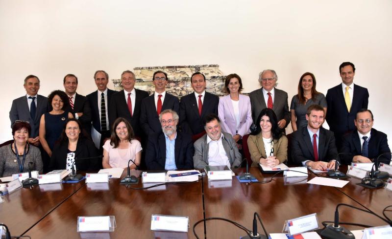 Ministra Cubillos preside Consejo Asesor de Formación Técnico Profesional